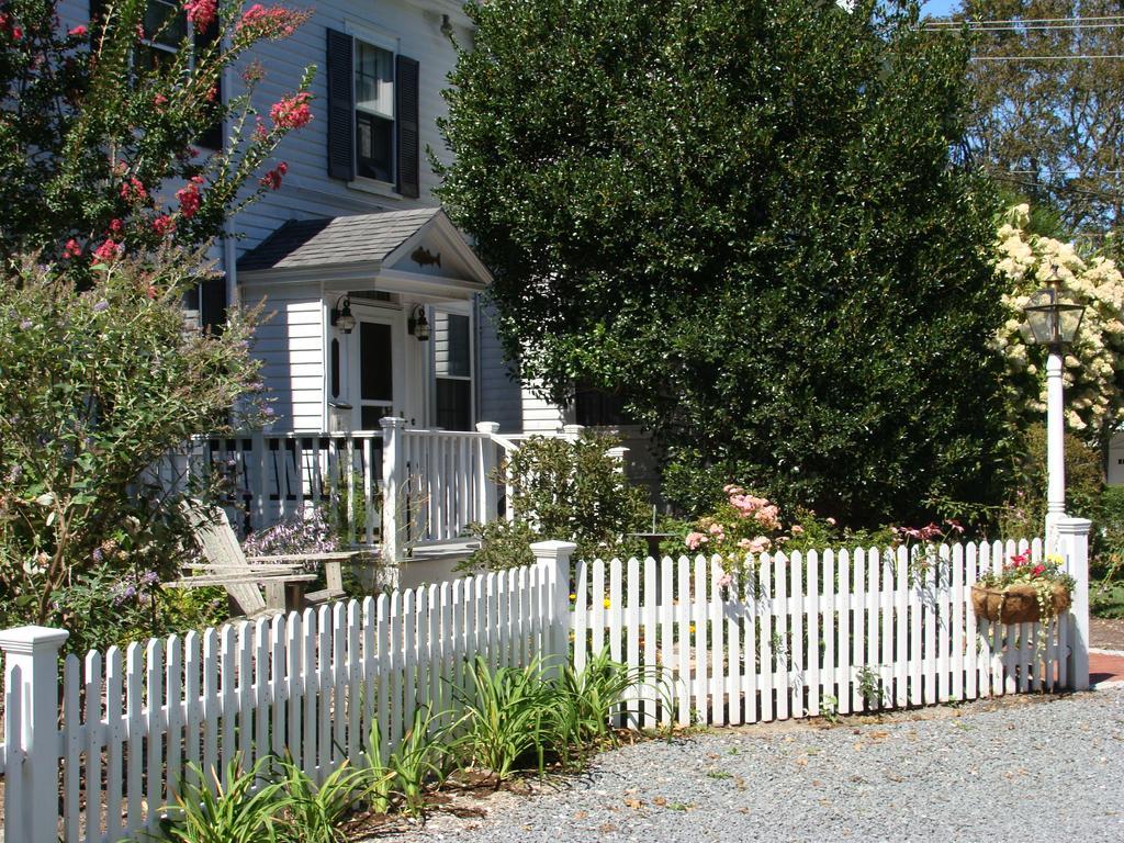 Candleberry On Cape Cod Bed & Breakfast 4*
